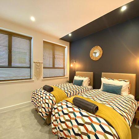 Stunning 2 Bed Apartment Sea Views And Parking Уърдинг Екстериор снимка